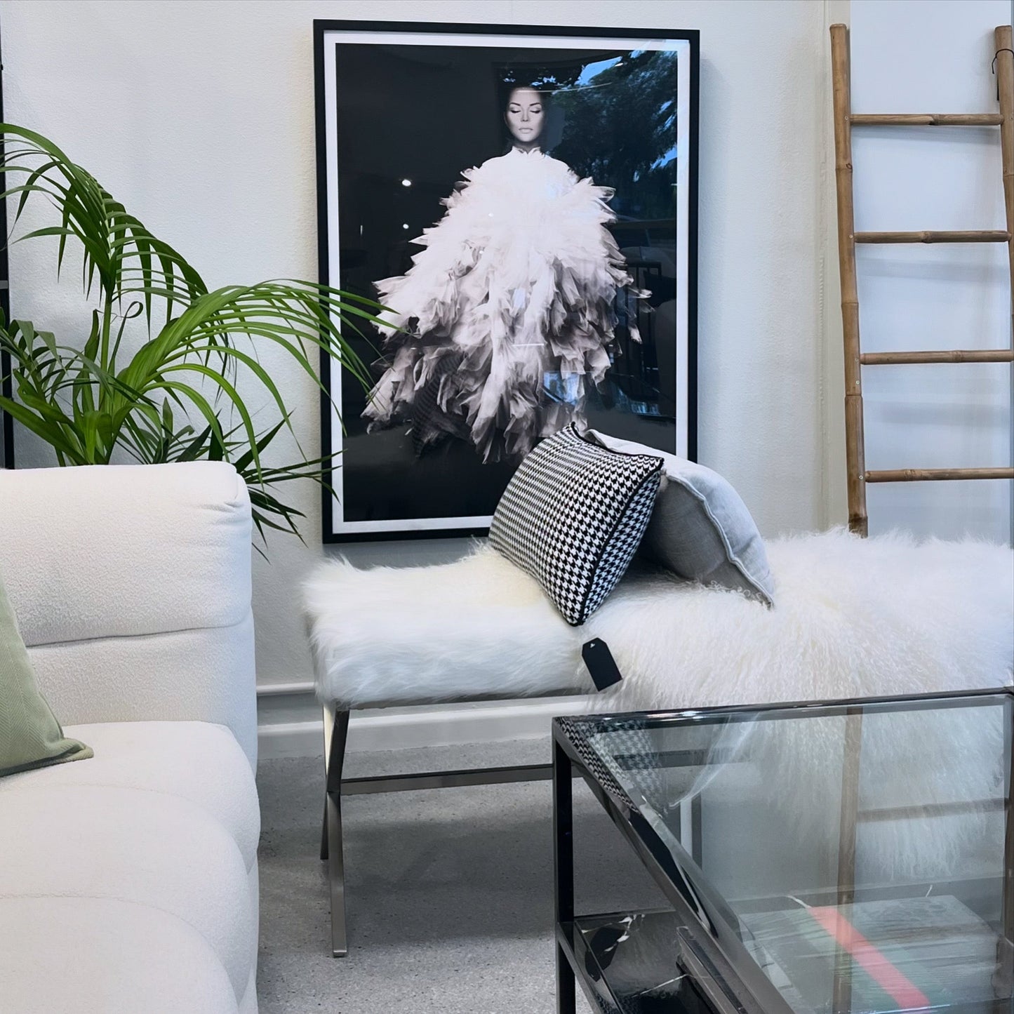 Interior Ave - Oxley Fur Bench - White & Silver - TRENDZ