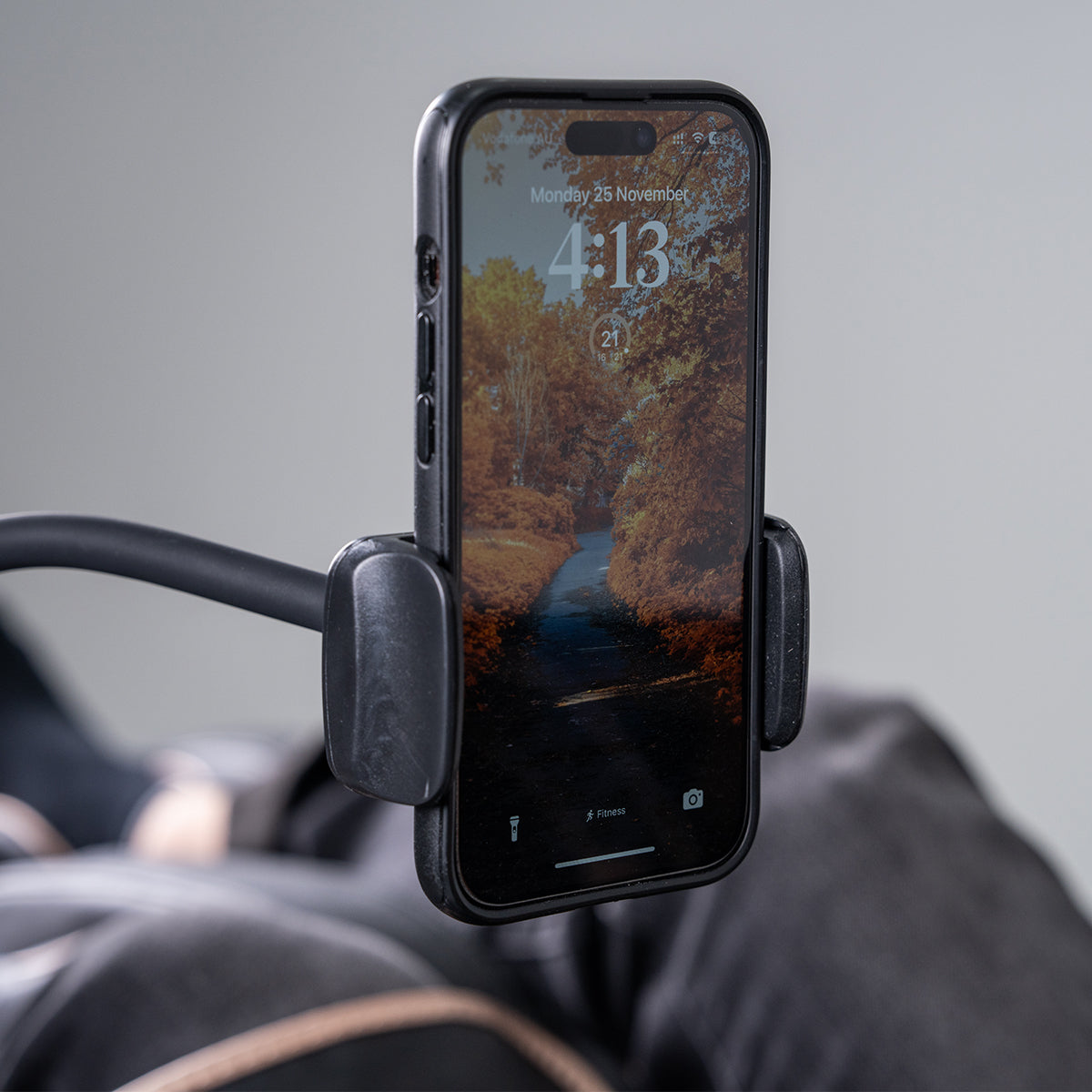 Regen8 LuxCloud Glide - Zero Gravity Heated Massage Chair with Full Size SL Track - TRENDZ