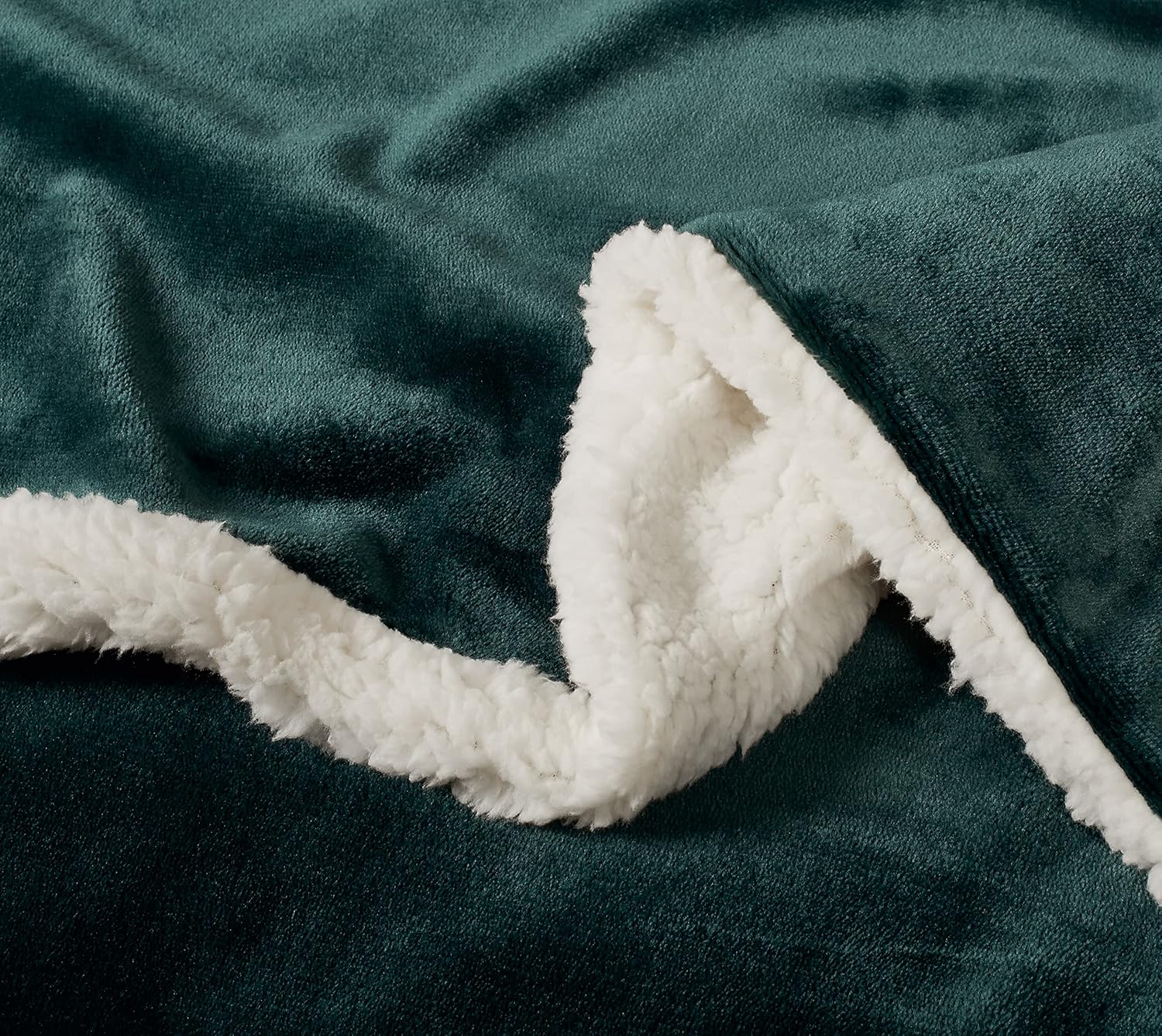 Teddy Sherpa Twin-Pack European Pillowcases - Soft Reversible Velvet & Sherpa Cushion Covers - Machine Washable with Zipper Closure - 65x65cm - Emerald Green - TRENDZ