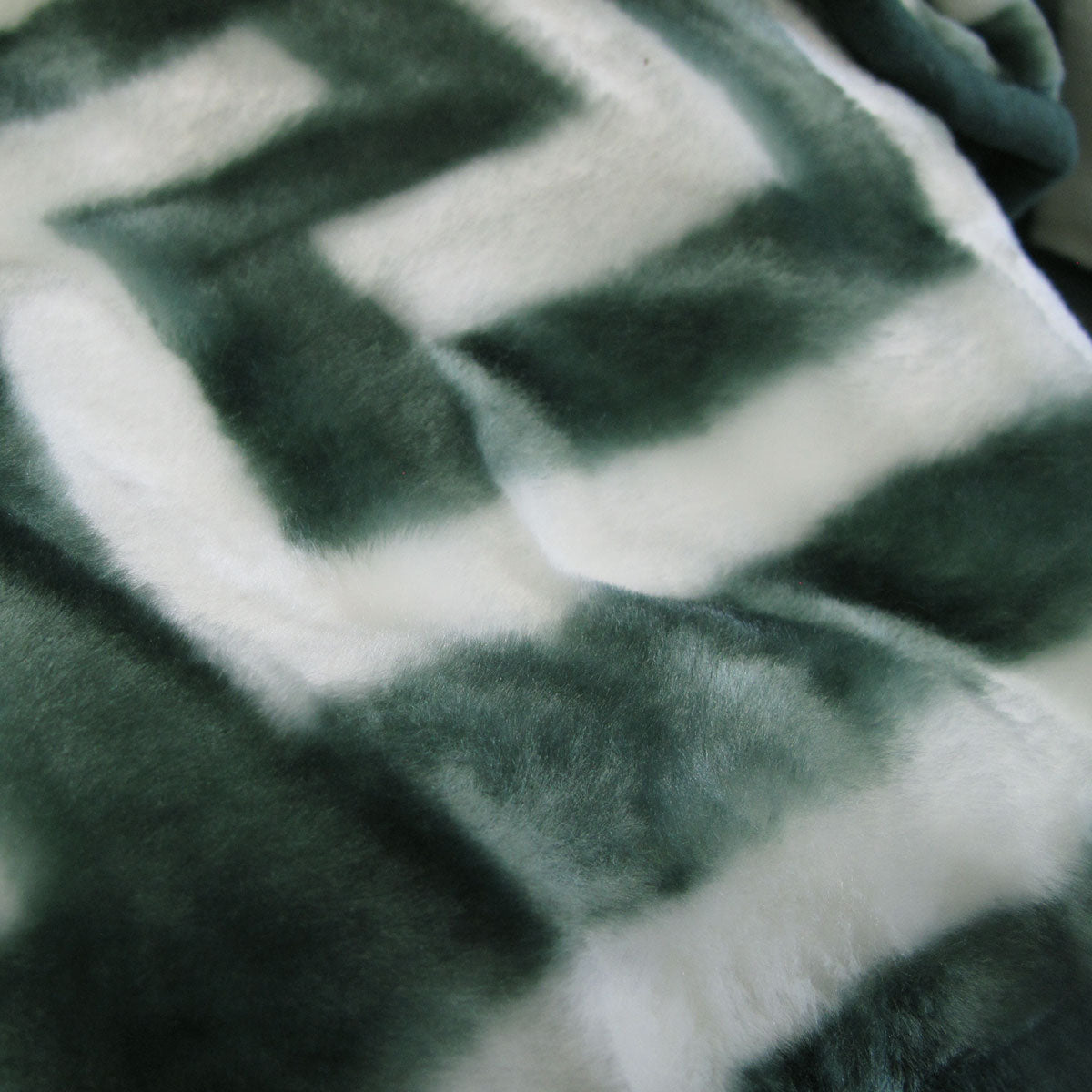 Bloomington 800GSM Greek Key Green Winter Premium Quality 1 Ply Mink Blanket King - TRENDZ