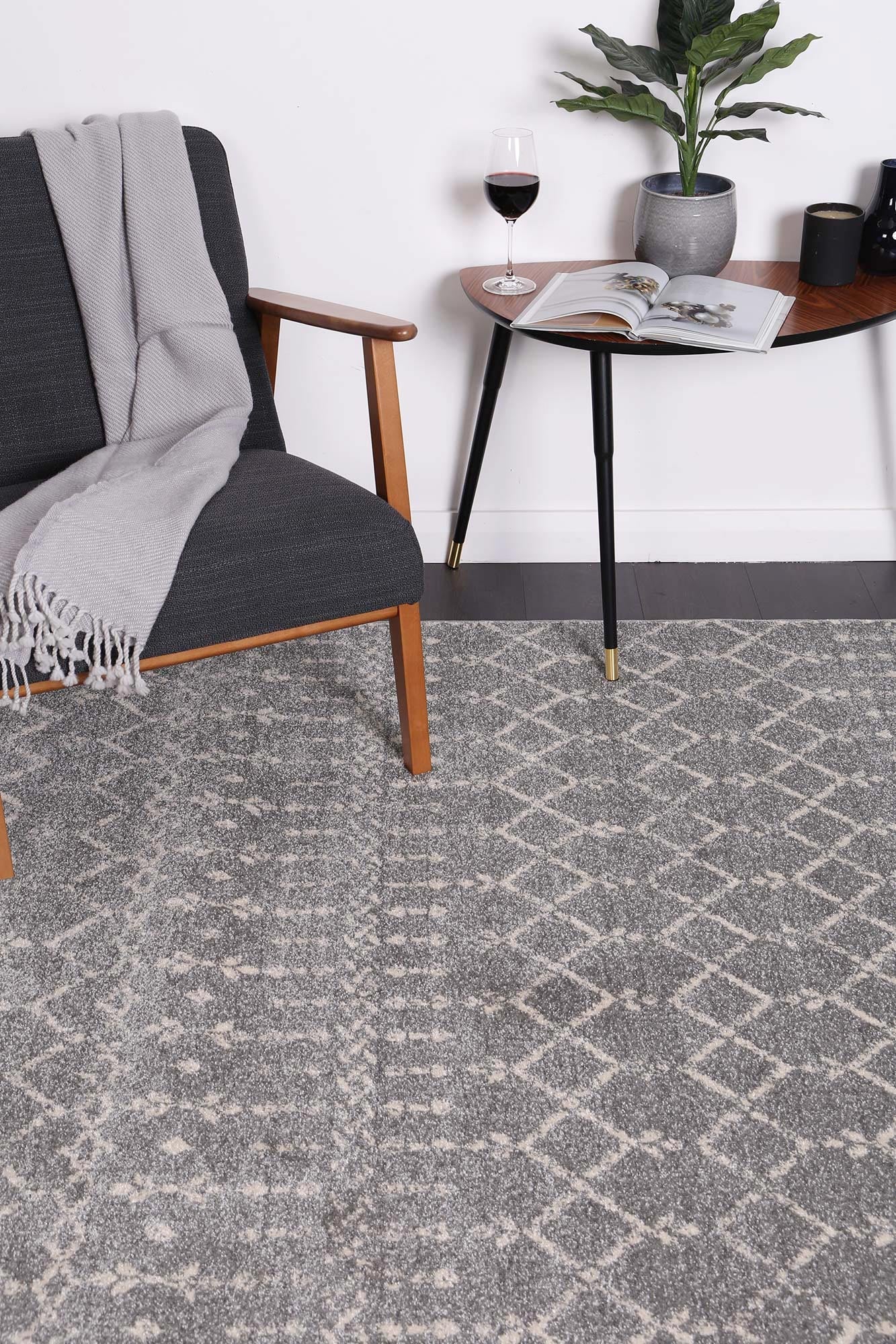 delicate-cassiday-grey-ivory-rug 200x290 - TRENDZ