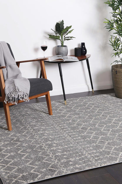 delicate-cassiday-grey-ivory-rug 200x290 - TRENDZ